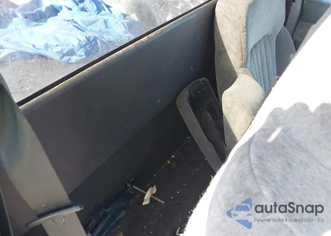 2002 Chevrolet S-10 Ls from USA, damaged, VIN 1GCCS145928211642